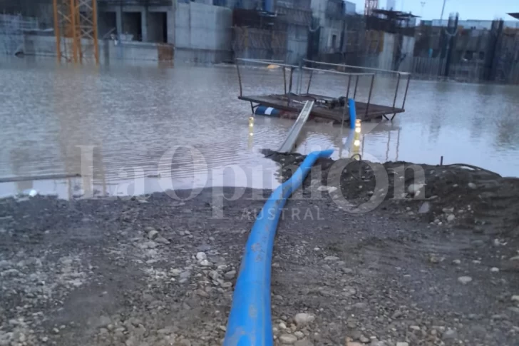 Asi-trabajan-contra-el-deshielo-e-inundaciones-en-la-obra-de-la-represa-Jorge-Cepernic-2-728x485 Asi-trabajan-contra-el-deshielo-e-inundaciones-en-la-obra-de-la-represa-Jorge-Cepernic-2-728x485