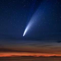 Cómo y cuándo ver el “cometa del siglo” que ya ilumina el cielo de la Patagonia