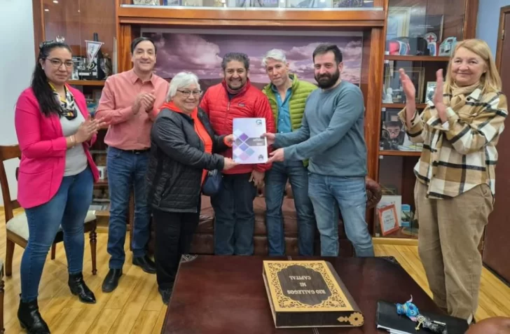 El municipio le entregó la adjudicación del terreno al Club CEMA