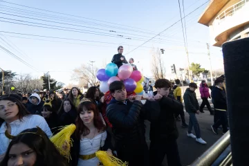 Multitudinaria procesión en homenaje a Don Bosco, santo patrono de la Patagonia