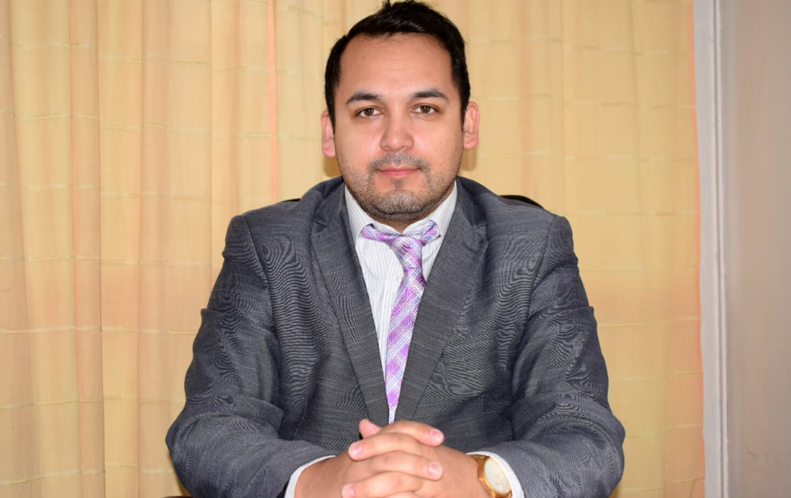 Daniel-Aybar-es-el-actual-juez-de-Faltas-de-la-ciudad-de-Caleta-Olivia.-728x459