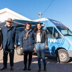 Bibliomóvil Municipal reanuda la visita a los barrios y escuelas de Comodoro Rivadavia