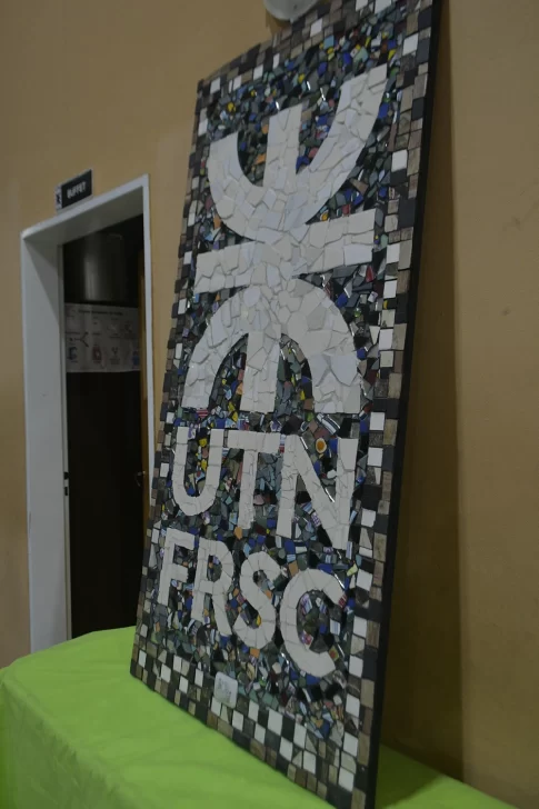 Exposicion-taller-de-mosaico-UTN-1-485x728