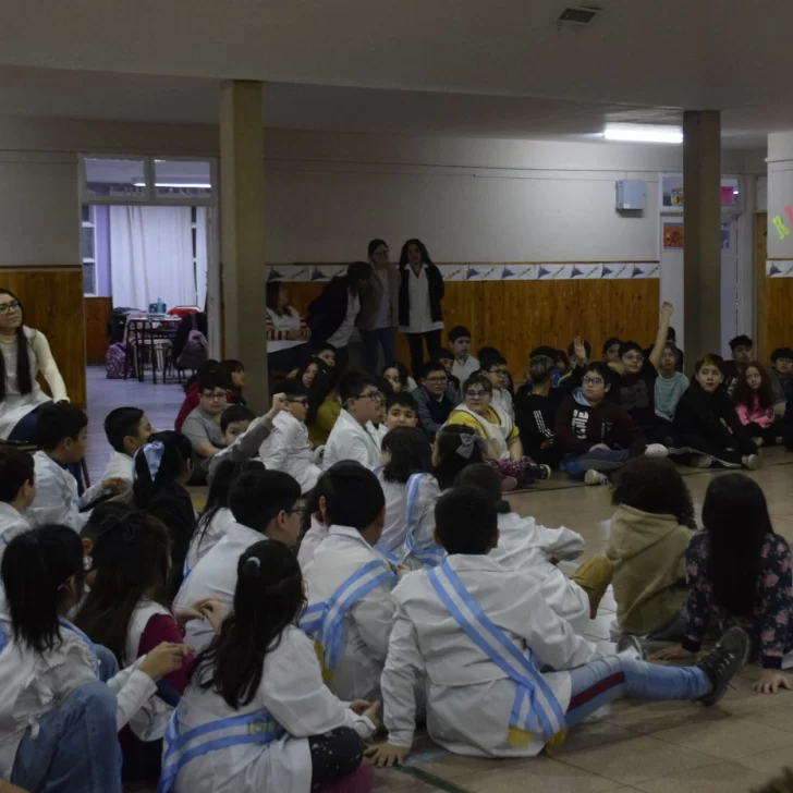 Dos granaderos visitarán 31 escuelas de Río Gallegos