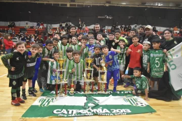 Festejos y premiación de los campeones 2010 y 2012 de la Liga Municipal