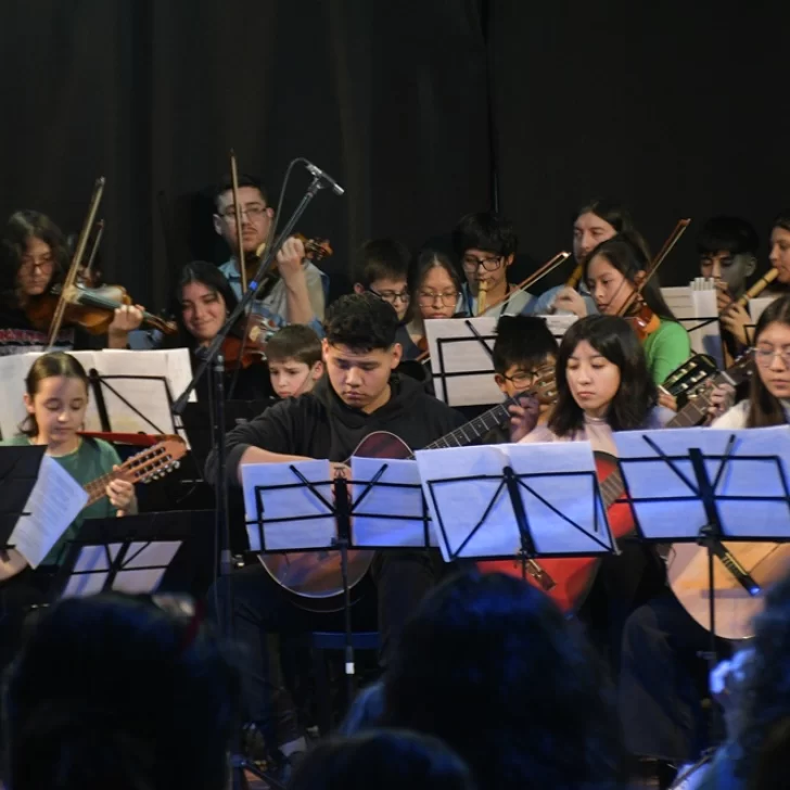 A sala llena, la Orquesta Latinoamericana San Benito celebró 16 años