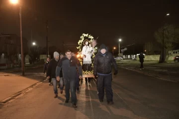 Día de San Cayetano: con procesión y misa de medianoche, los fieles de Río Gallegos renovaron su fe en el patrono del trabajo