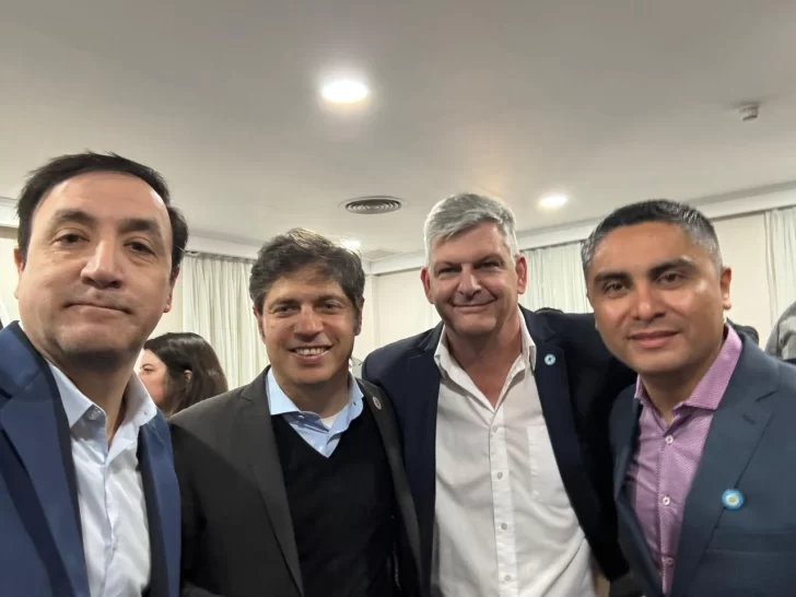 Pablo Grasso y Axel Kicillof juntos en La Rioja junto a los intendentes de la FAM