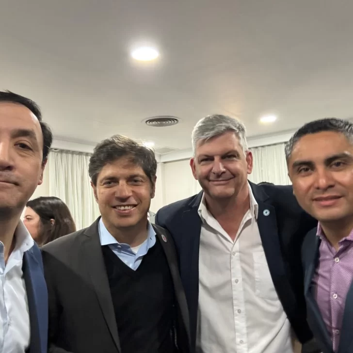 Pablo Grasso y Axel Kicillof juntos en La Rioja junto a los intendentes de la FAM