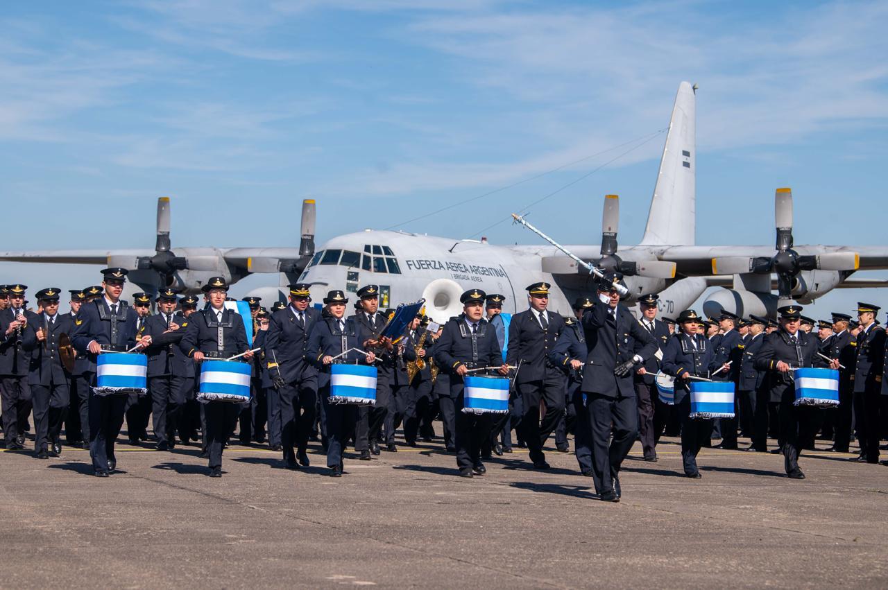 Petri-presidio-la-ceremonia-por-el-112°-aniversario-de-la-creacion-de-la-Fuerza-Aerea-Argentina-3-728x484