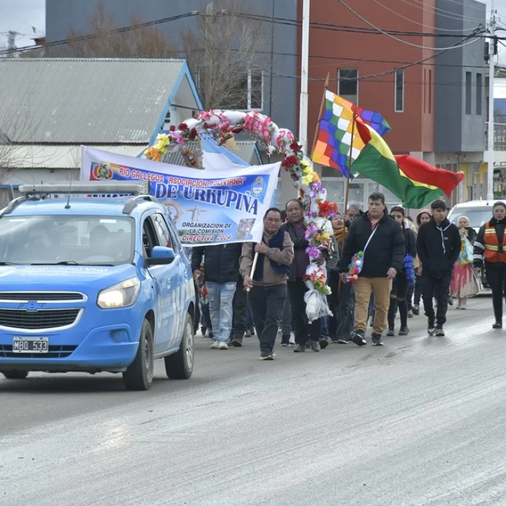 Residentes bolivianos en Río Gallegos celebraron a la Virgen de Urkupiña