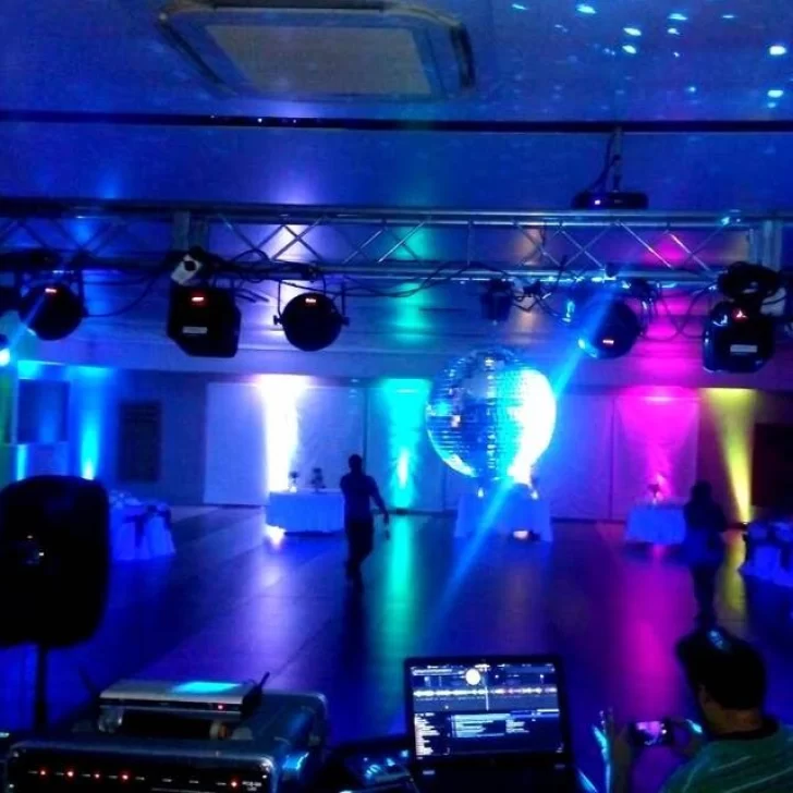 Los salones de fiestas dejarán de pagar a SADAIC por pasar música en eventos privados