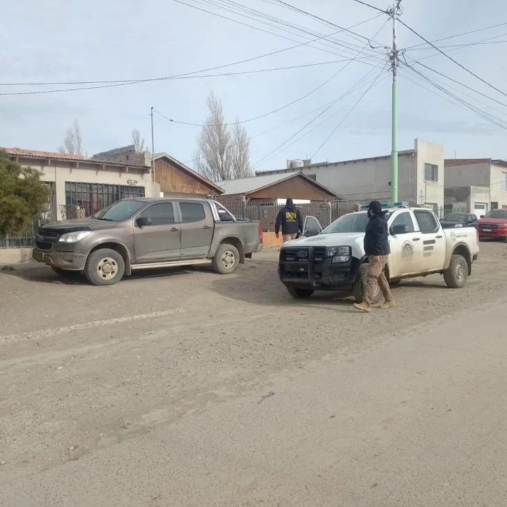 Destrozó las medidas de seguridad de un comercio, se llevó elementos de valor y le encontraron otros objetos robados