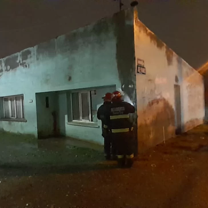 Bomberos llevaron a cabo más de 10 intervenciones por las inundaciones