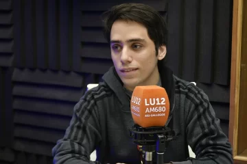 “Trato de contagiar el interés por las Ciencias Exactas a mis alumnos”, aseguró joven físico de Río Gallegos