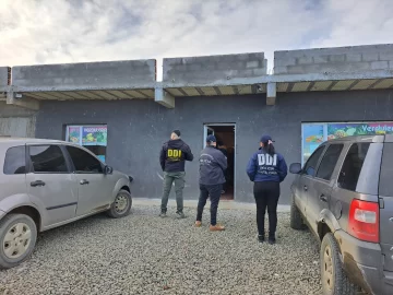 Detienen a un hombre en El Calafate por distribución de material de abuso infantil