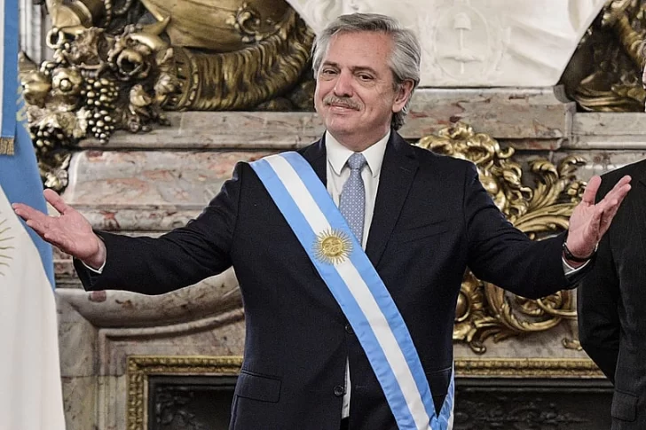 Aseguran que Alberto Fernández le mandó mensajes a una actriz minutos antes de asumir la presidencia 
