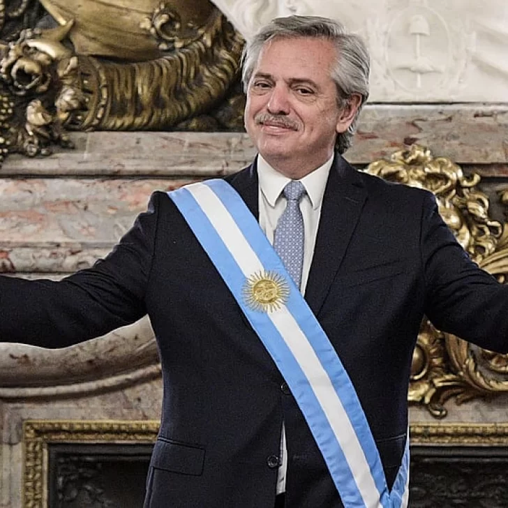 Aseguran que Alberto Fernández le mandó mensajes a una actriz minutos antes de asumir la presidencia 