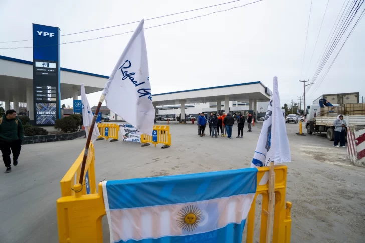 Reclamo gremial: bloquearon una estación de servicio céntrica de Río Gallegos