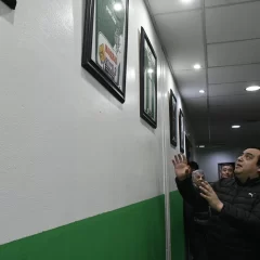 ¡Felices 104 años!: Boxing Club inauguró su galería de camisetas