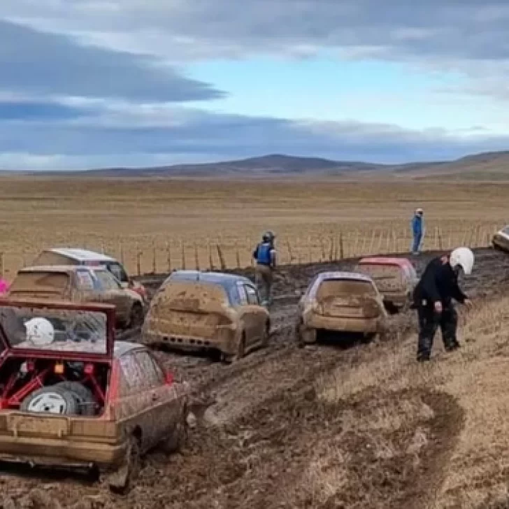 Más de 60 autos quedaron empantanados en el Gran Premio de la Hermandad y piden la renuncia de la comisión directiva