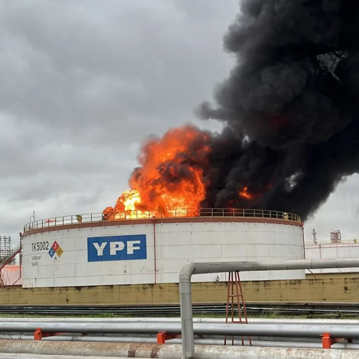 Controlaron el incendio en la refinería de YPF