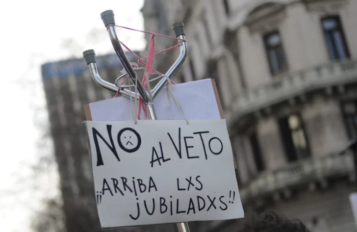 jubilacionas-dignas-marcha-de-jubilados-2-728x473