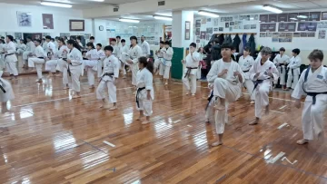 Karatekas de Santa Cruz listos para darlo todo en el Torneo Nacional de General Roca Karatekas de Santa Cruz listos para darlo todo en el Torneo Nacional de General Roca