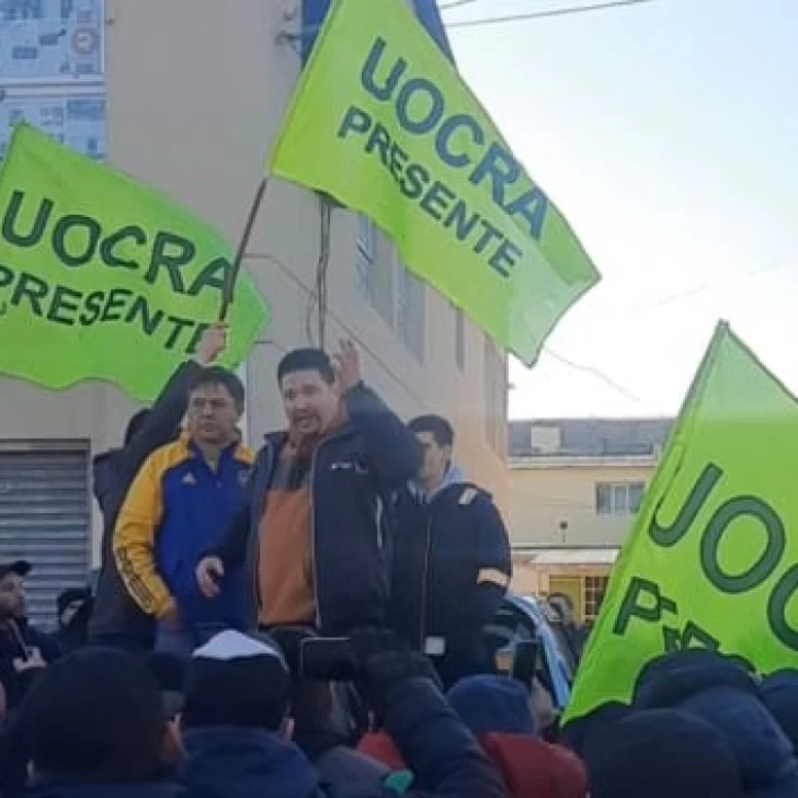 Obreros de la construcción marcharon en Río Gallegos para pedir trabajo en obras públicas Obreros de la construcción marcharon en Río Gallegos para pedir trabajo en obras públicas