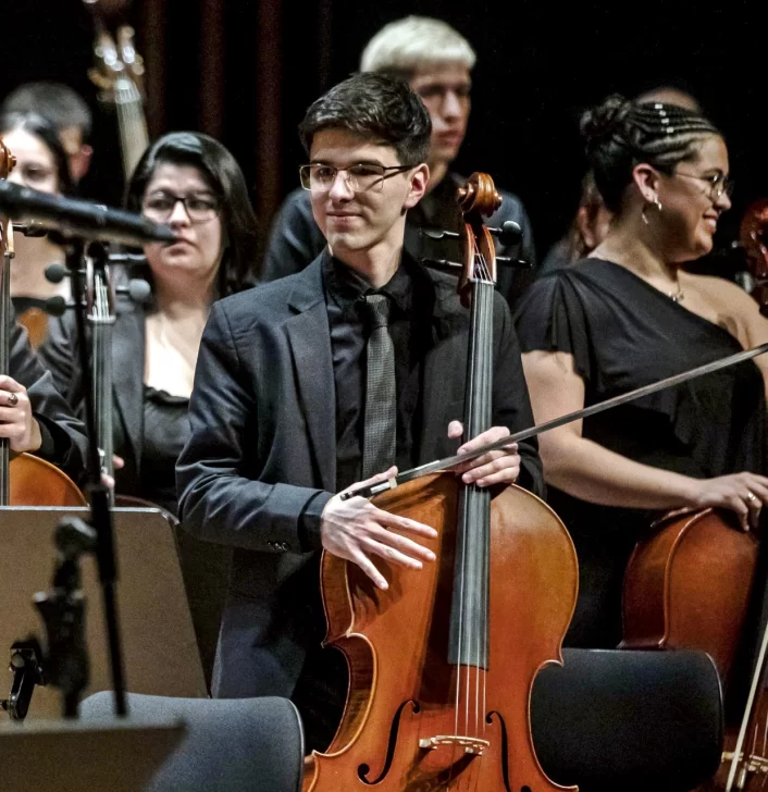 Es de Río Gallegos, se formó en la Orquesta del Barrio y brindará conciertos en Japón