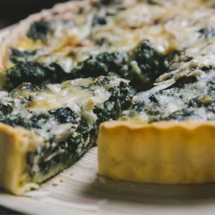 Receta de tarta de acelga y queso, una comida fácil y rápida en simples pasos