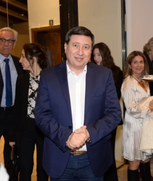 Daniel Arroyo, exdiputado nacional: “Hoy la gente se sobreendeuda para vivir, no para comprar una casa” Daniel Arroyo, exdiputado nacional: “Hoy la gente se sobreendeuda para vivir, no para comprar una casa”