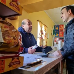 Pablo Grasso visitó a comerciantes de Caleta Olivia: “Trabajamos para fortalecer los vínculos turísticos”