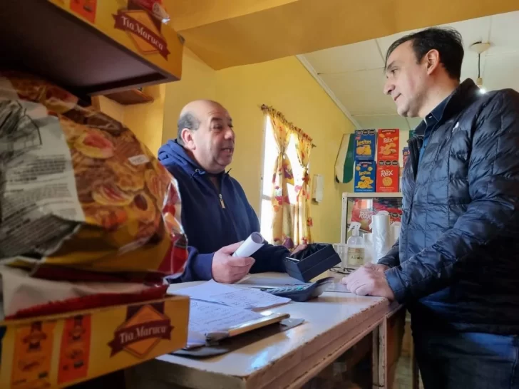 Pablo Grasso visitó a comerciantes de Caleta Olivia: “Trabajamos para fortalecer los vínculos turísticos”