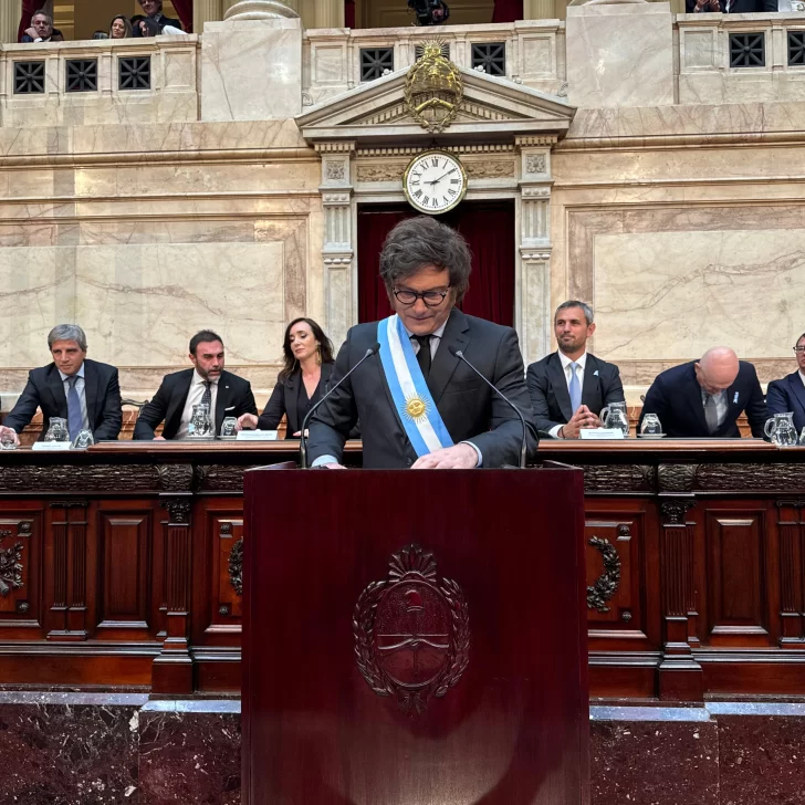 Milei presentó el Presupuesto 2025 en el Congreso: “Vetaremos todos los proyectos que atenten contra el equilibrio fiscal”