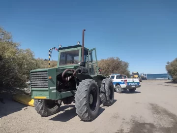 Un trabajador de una empresa de avistaje de ballenas fue aplastado por un tractor