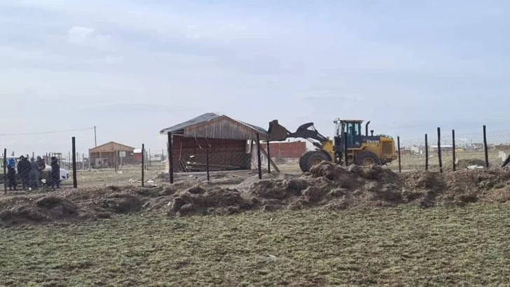 Lo que el viento se llevó: voladuras de chapas, techos, cables y una vivienda con peligro de derrumbe 