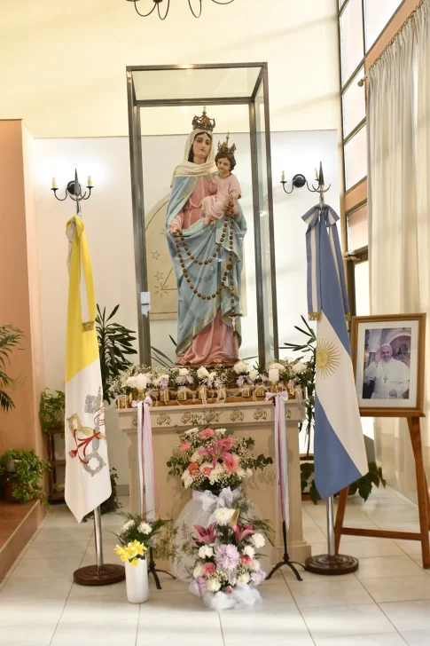 VIRGEN-MARIA-DEL-ROSARIO-2024-5-485x728