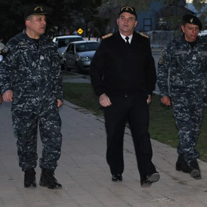 El Comandante del Área Naval Austral visitó el Apostadero Naval Río Gallegos y se reunió con autoridades de otras fuerzas armadas El Comandante del Área Naval Austral visitó el Apostadero Naval Río Gallegos y se reunió con autoridades de otras fuerzas armadas