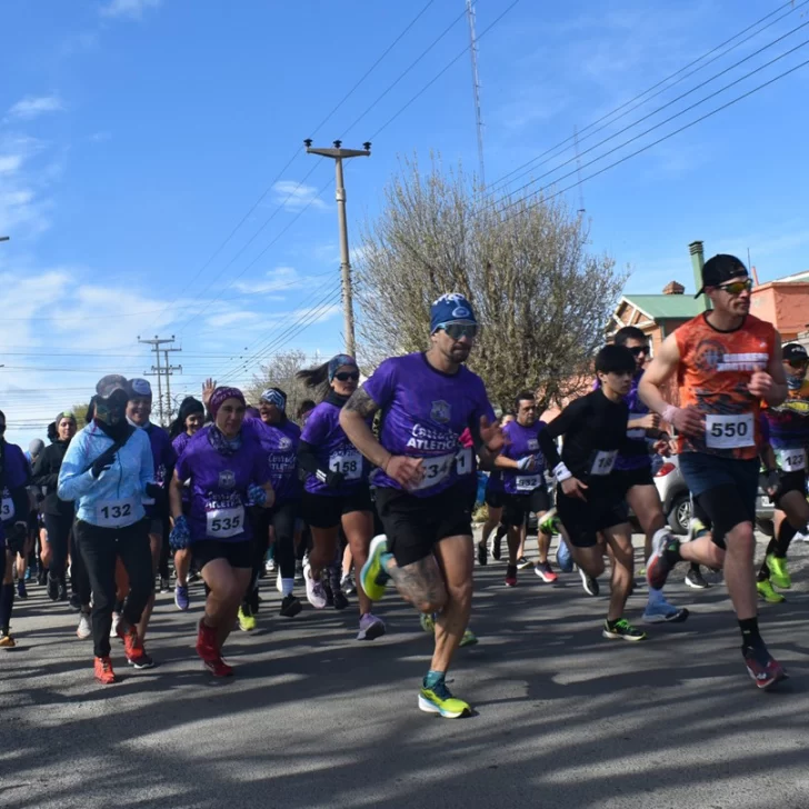 Realizaron corrida atlética por el aniversario de la Comisaría de la Mujer