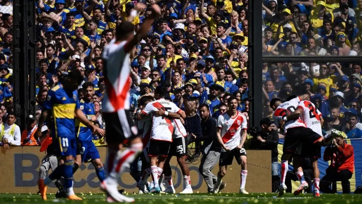 Boca y River juegan un superclásico clave por la Liga Profesional