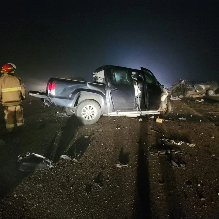 Murieron tres personas y otras dos fueron hospitalizadas tras un violento choque camino a Las Heras