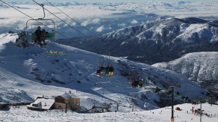 Conmoción en Cerro Catedral: una adolescente terminó con contusión cerebral tras accidentarse en la pista de esquí