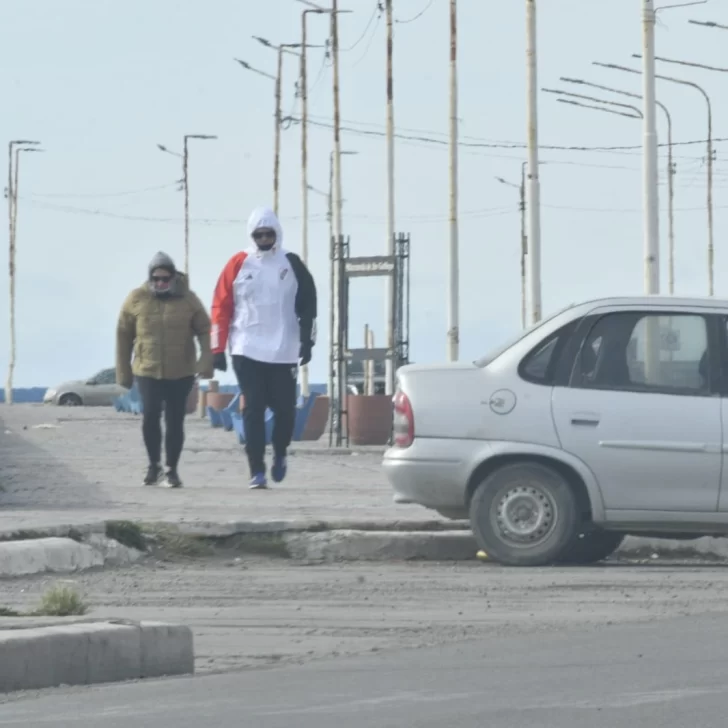 ¿Cómo estará el clima durante el desfile de carrozas del Día de la Primavera en Río Gallegos?