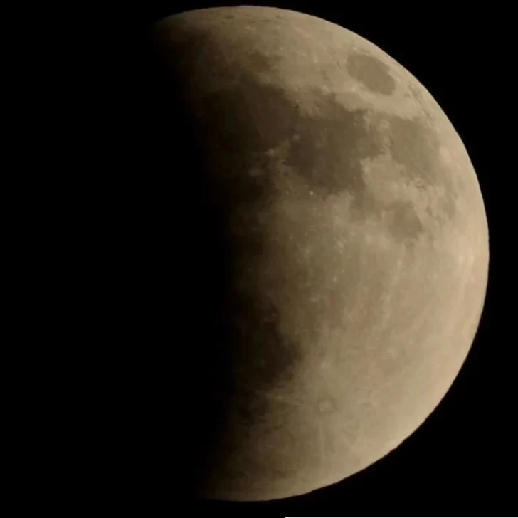 A qué hora es el eclipse lunar en Argentina: qué es la Superluna, cuándo y desde dónde se podrá ver en vivo y en directo
