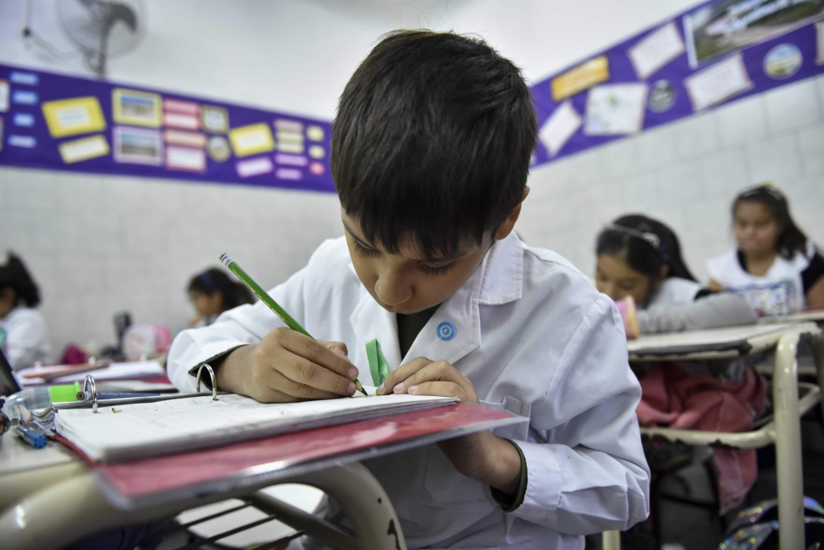  Los alumnos de tercer grado en serias dificultades para leer.