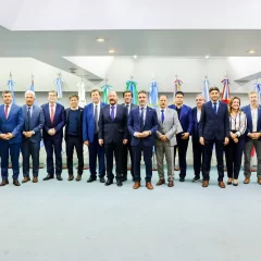 Claudio Vidal participará en la cumbre de gobernadores por la caída de la coparticipación federal
