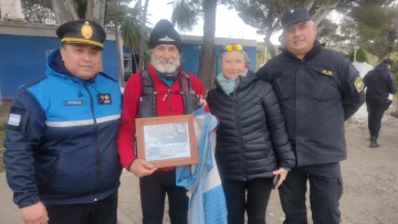 Guillermo Tibaldi llegó a Santa Cruz: su emotiva travesía a pie en homenaje a los 44 tripulantes del ARA San Juan