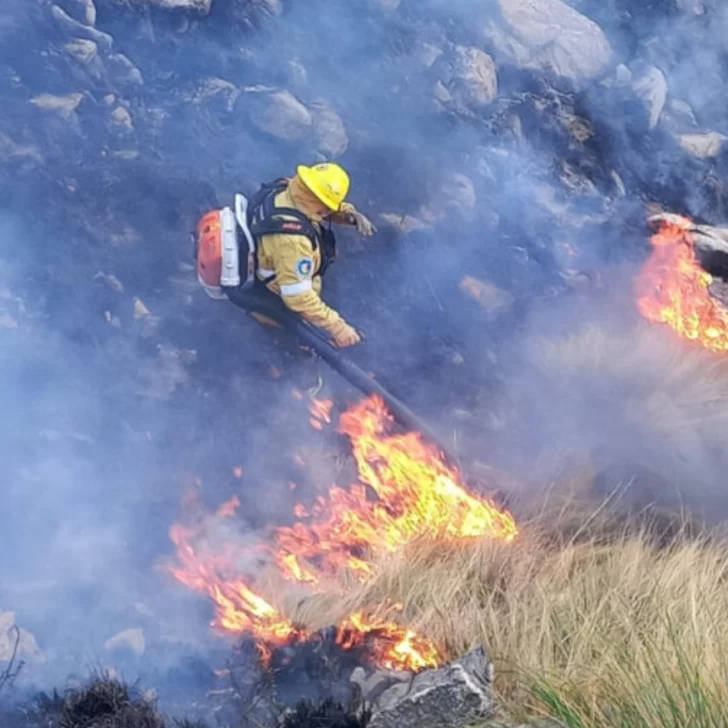 Video. Se desataron 14 incendios en Córdoba: hay casas quemadas y varias familias evacuadas