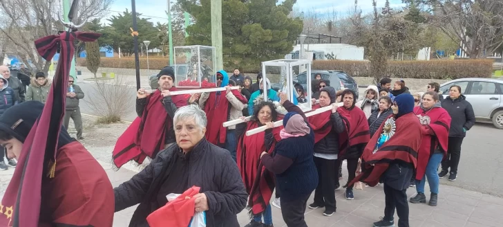 La comunidad salteña veneró al Señor y la Virgen del Milagro en Las Heras